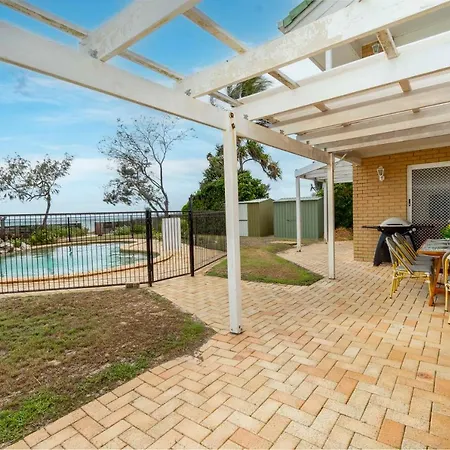 Private Beach House For Your Perfect Family Holiday Beachmere Exterior photo