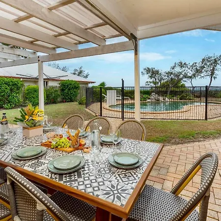 Private Beach House For Your Perfect Family Holiday Beachmere Exterior photo